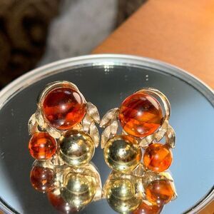 Vintage 50s/60s large amber colored & gold  ball clip in‎ earrings